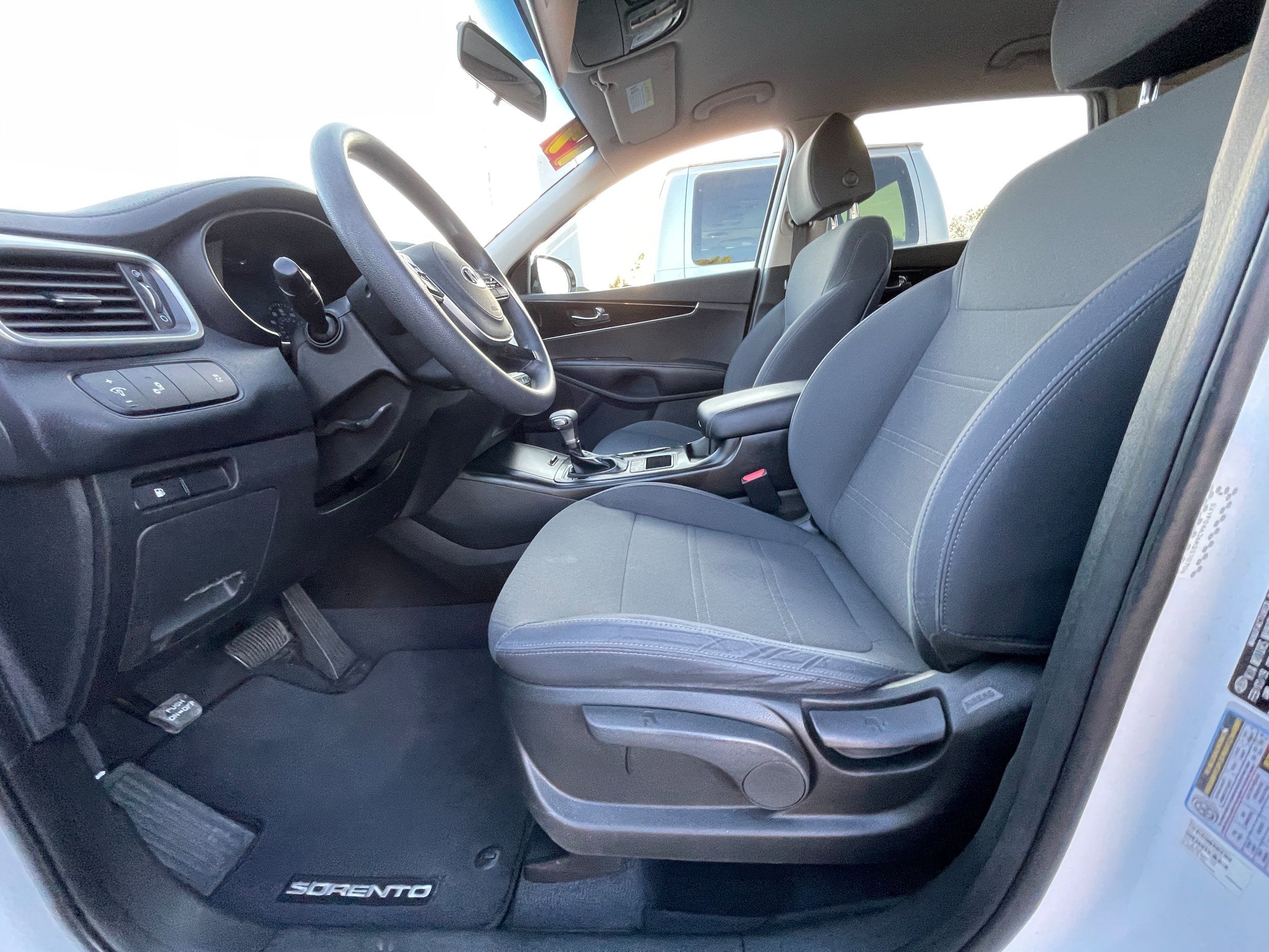 Used 2019 Kia Sorento FWD image 14