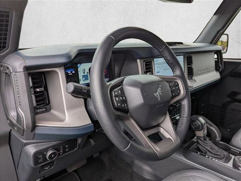 Used 2024 Ford Bronco Outer Banks image 12