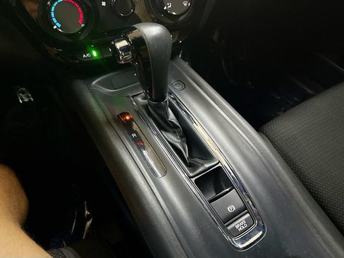 Used 2021 Honda HR-V Sport image 16