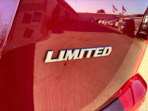 Used 2018 Toyota RAV4 Limited image 10