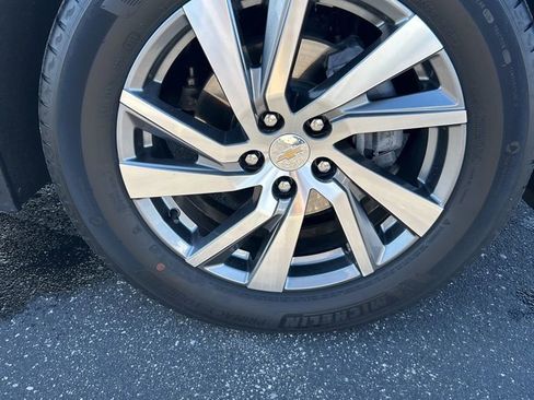 Used 2023 Chevrolet Equinox Premier image 16