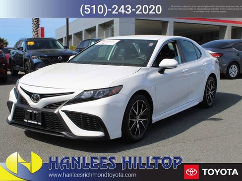 Certified 2024 Toyota Camry SE image 3