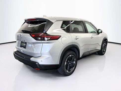 Used 2025 Nissan Rogue SV FWD image 9
