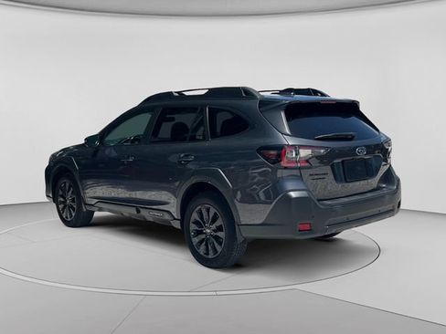 Used 2023 Subaru Outback Onyx Edition AWD/4WD image 4