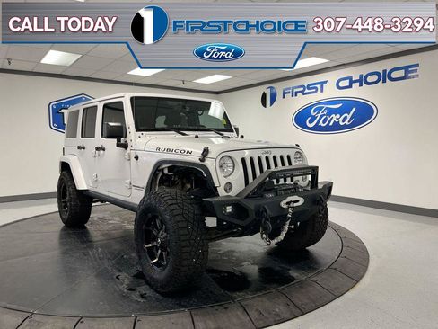 Used 2015 Jeep Wrangler Unlimited Rubicon w/ Connectivity Group AWD/4WD image 1