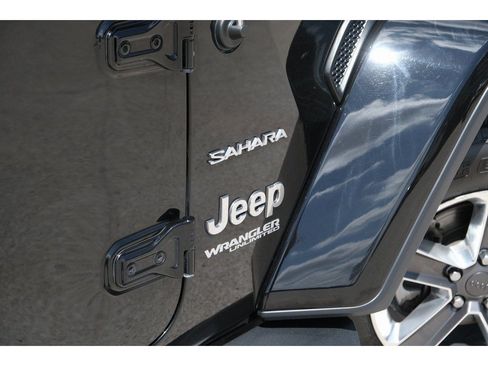 Used 2020 Jeep Wrangler Unlimited Sahara AWD/4WD image 28