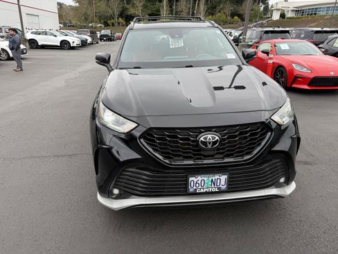 Used 2021 Toyota Highlander XSE image 6