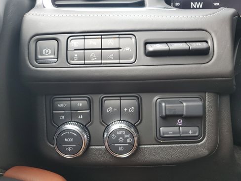 Used 2024 GMC Yukon XL Denali Ultimate image 30