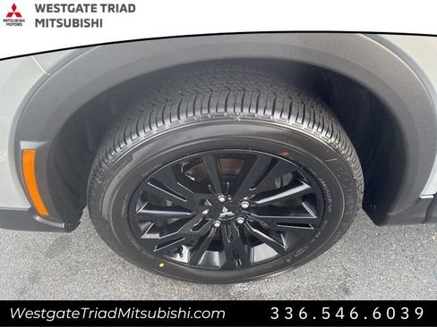 New 2026 Mitsubishi Eclipse Cross LE image 4