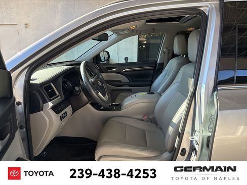 Used 2016 Toyota Highlander Limited image 17
