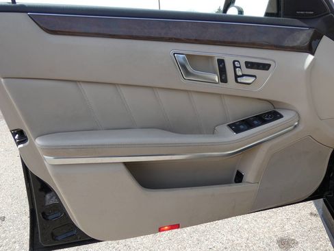 Used 2014 Mercedes-Benz E 350 4MATIC Sedan image 23