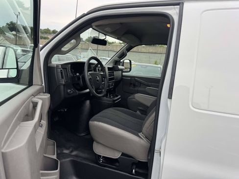 Used 2024 GMC Savana 2500 w/ Driver Convenience Package RWD image 20