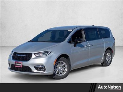 New 2026 Chrysler Pacifica Select