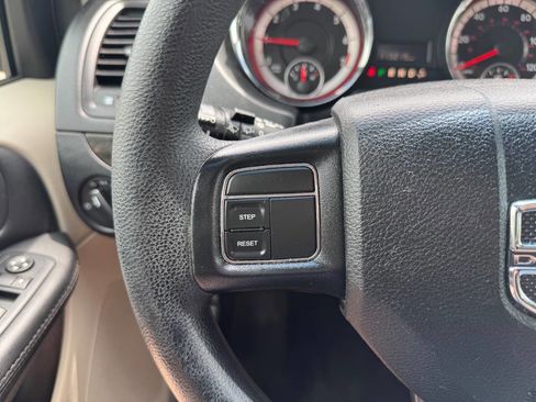 Used 2016 Dodge Grand Caravan SXT image 20