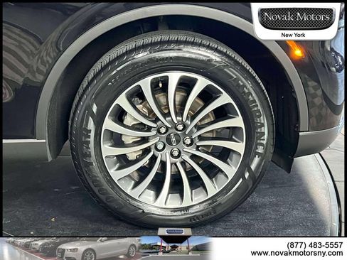 Used 2022 Lincoln Aviator AWD w/ Premium Package image 9