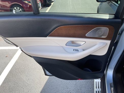 Used 2022 Mercedes-Benz GLE 350 4MATIC image 18