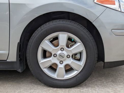 Used 2008 Nissan Versa SL w/ Convenience Pkg image 12