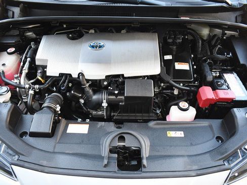 Certified 2019 Toyota Prius XLE w/ Carpet Mat Package image 29