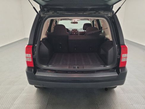 Used 2017 Jeep Patriot Latitude FWD image 29