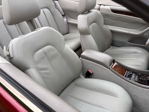 Used 2000 Mercedes-Benz CLK 320 Cabriolet image 27