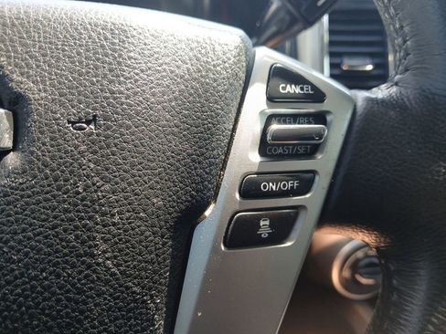 Used 2020 Nissan Titan SV w/ SV Convenience Package AWD/4WD image 17
