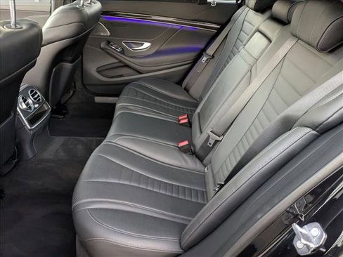 Used 2019 Mercedes-Benz S 560 Sedan image 20