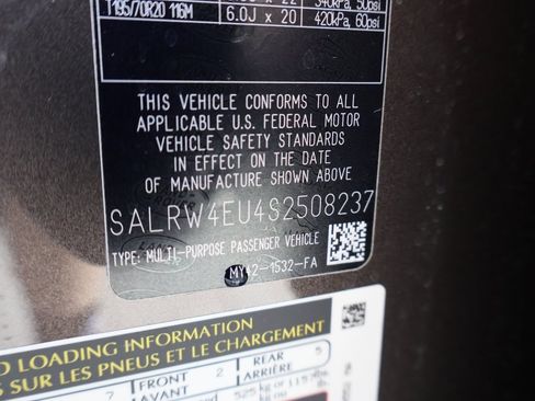 Used 2025 Land Rover Discovery Metropolitan Edition image 85