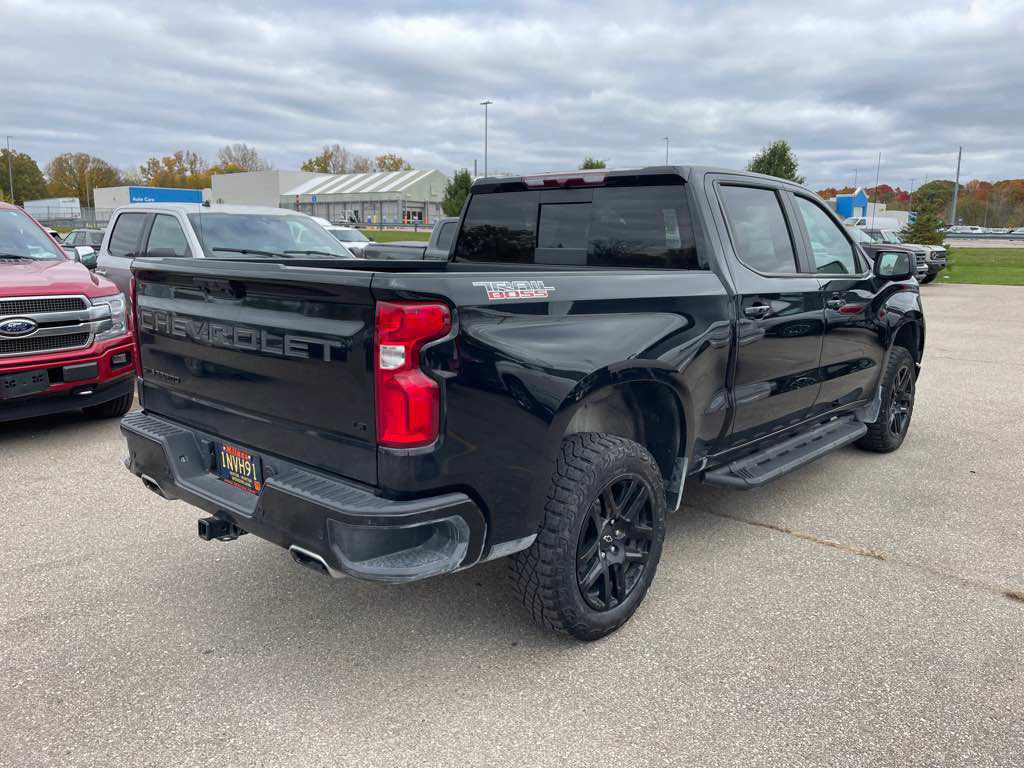 Used 2024 Chevrolet Silverado 1500 LT Trail Boss w/ Convenience Package II AWD/4WD image 2
