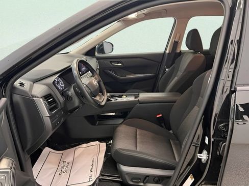 Used 2025 Nissan Rogue SV FWD image 16