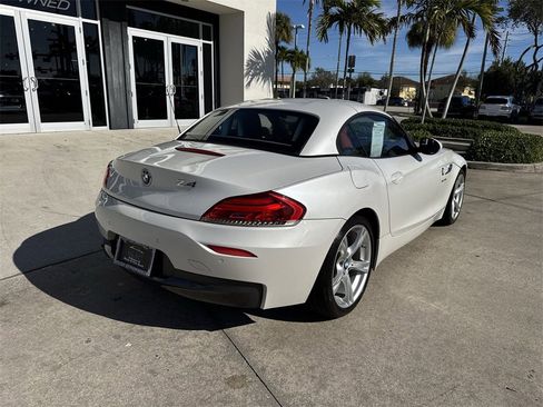 Used 2016 BMW Z4 sDrive28i image 4