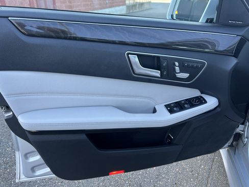 Used 2016 Mercedes-Benz E 350 4MATIC Sedan w/ Premium Package image 18