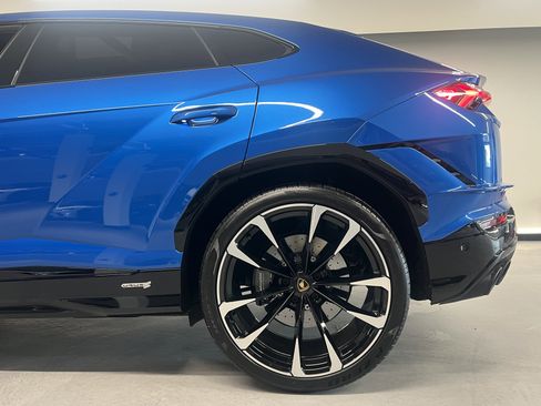 Used 2023 Lamborghini Urus S AWD/4WD image 32