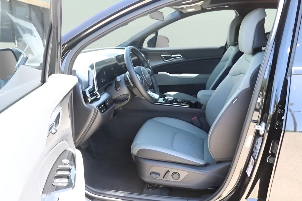 Used 2025 Kia Sportage X-Line AWD/4WD image 16