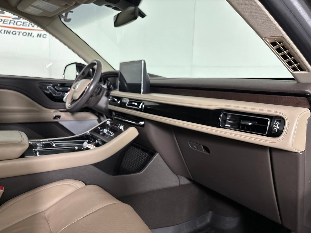 Used 2020 Lincoln Aviator Reserve w/ Equipment Group 201A AWD/4WD image 36