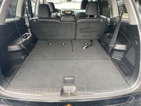 Used 2022 Honda Pilot Touring image 9