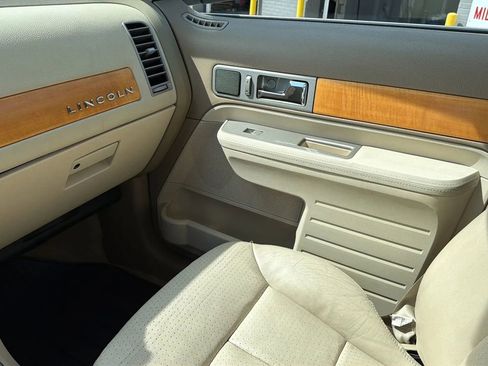 Used 2007 Lincoln MKX AWD image 12