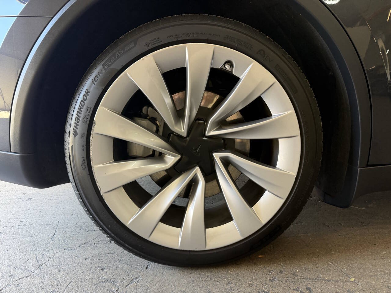 Used 2026 Tesla Model Y Long Range AWD/4WD image 35