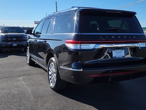 Used 2024 Lincoln Navigator L 4WD image 2