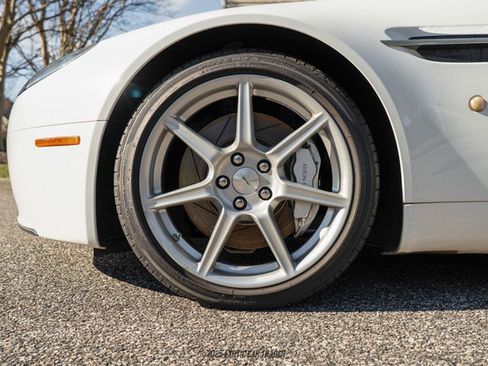 Used 2008 Aston Martin V8 Vantage Roadster 6-Speed image 40