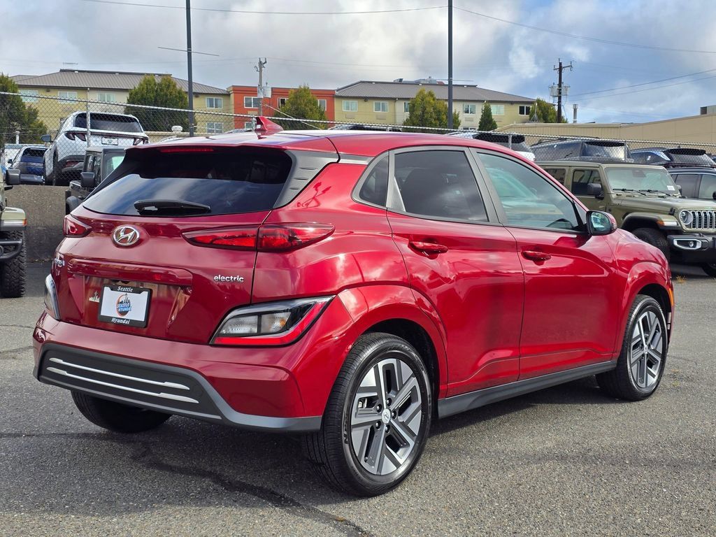 Used 2023 Hyundai Kona SE FWD image 7