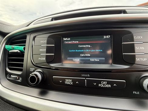 Used 2018 Kia Sorento L FWD image 17