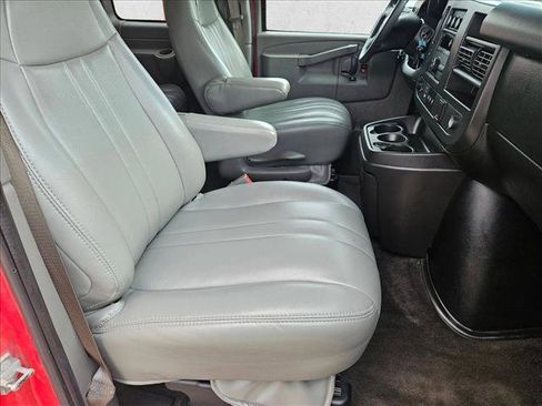 Used 2017 Chevrolet Express 2500 LT w/ LT Preferred Equipment Group image 19