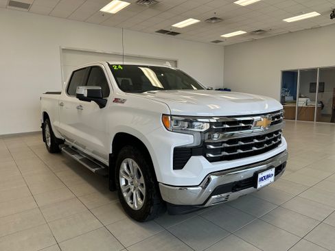 Used 2024 Chevrolet Silverado 1500 LTZ AWD/4WD image 4