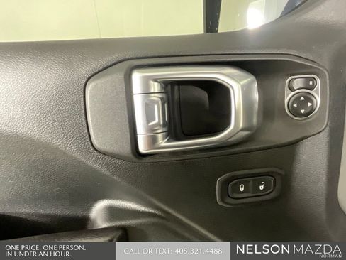 Used 2021 Jeep Gladiator Rubicon AWD/4WD image 17