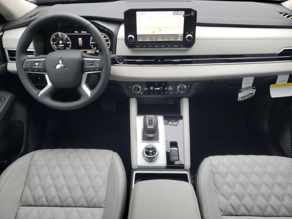 Used 2025 Mitsubishi Outlander SEL AWD/4WD image 9