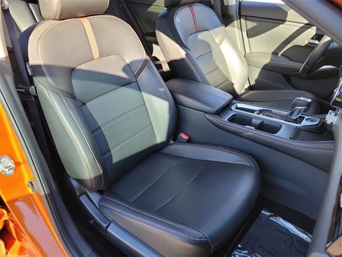 Used 2023 Nissan Sentra SR w/ SR Premium Package image 19