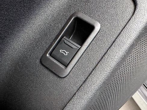 Used 2025 Audi A6 e-tron Premium w/ Ultra Package AWD/4WD image 20