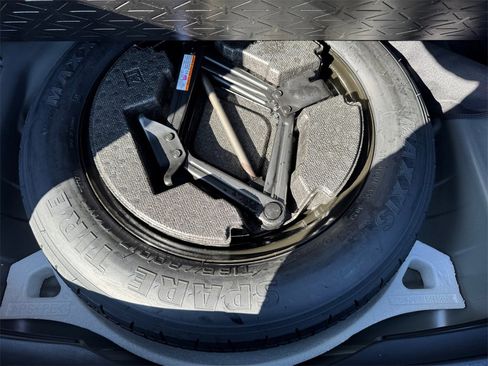 Used 2024 Toyota RAV4 XLE image 17