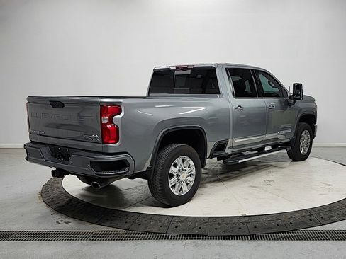 Used 2024 Chevrolet Silverado 2500 High Country w/ Technology Package image 7