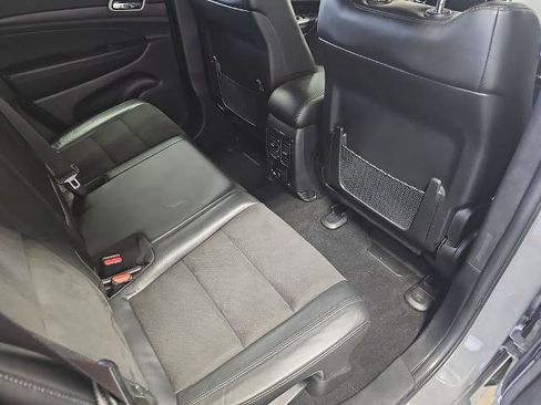 Used 2021 Jeep Grand Cherokee Laredo X AWD/4WD image 11